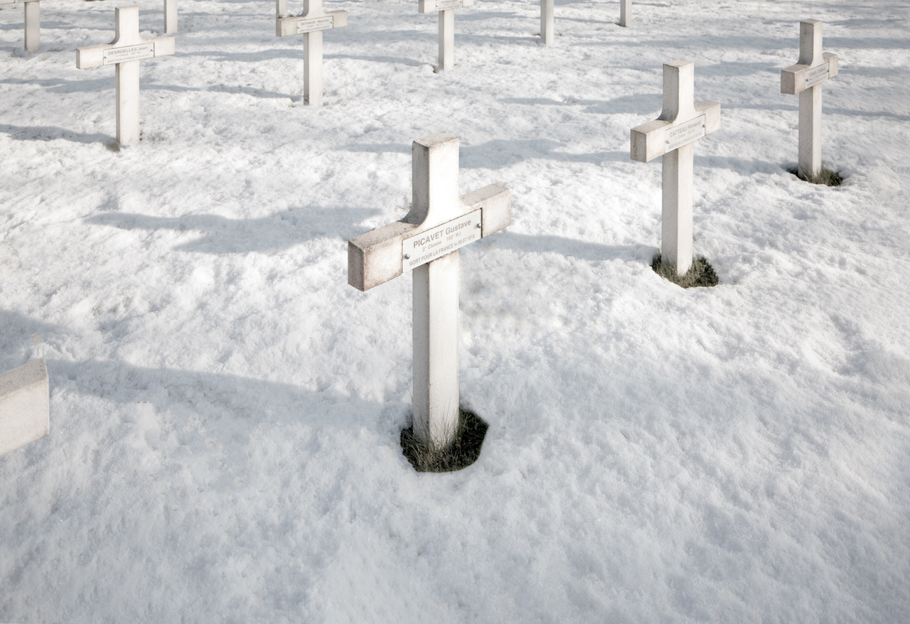 Coup de fouet pour mélanger le savon, dans l'atelier de Cyril, savonnier à Boeschèpe dans le Nord de la France. La savonnerie des Flandres. Photographie de Nadège Fagoo (Light Motiv)