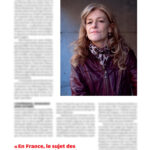 Visuel de la page 2 de la parution de Jeanne Fourneau / Light Motiv avec le portrait d'une ancienne addict devenue accompagnatrice (ou pair-aidante) pour usagers de drogues (notamment héroïne), dans le média Le Cri n°5 en mars 2026